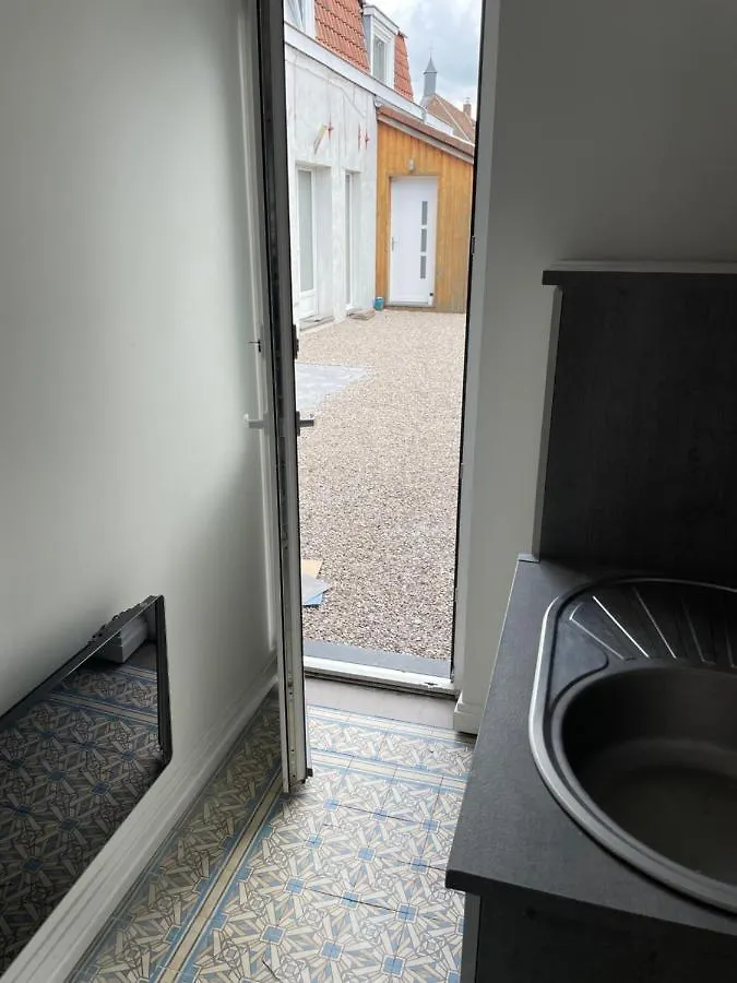 Apartment Charmant T2 A Lezennes